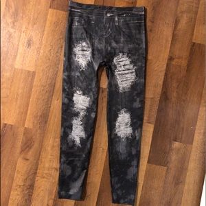 Women’s distressed looking leggings
